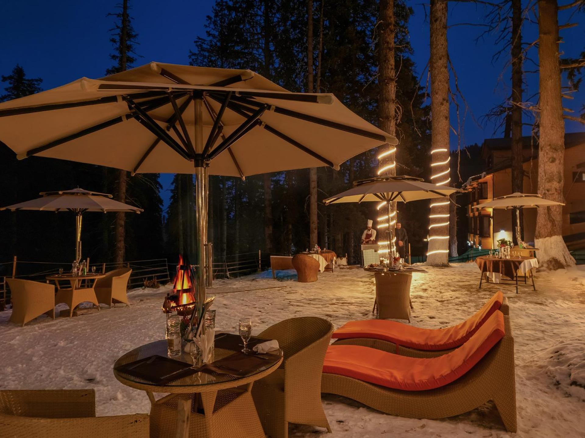 Hotel Pine Spring Gulmarg Exterior photo