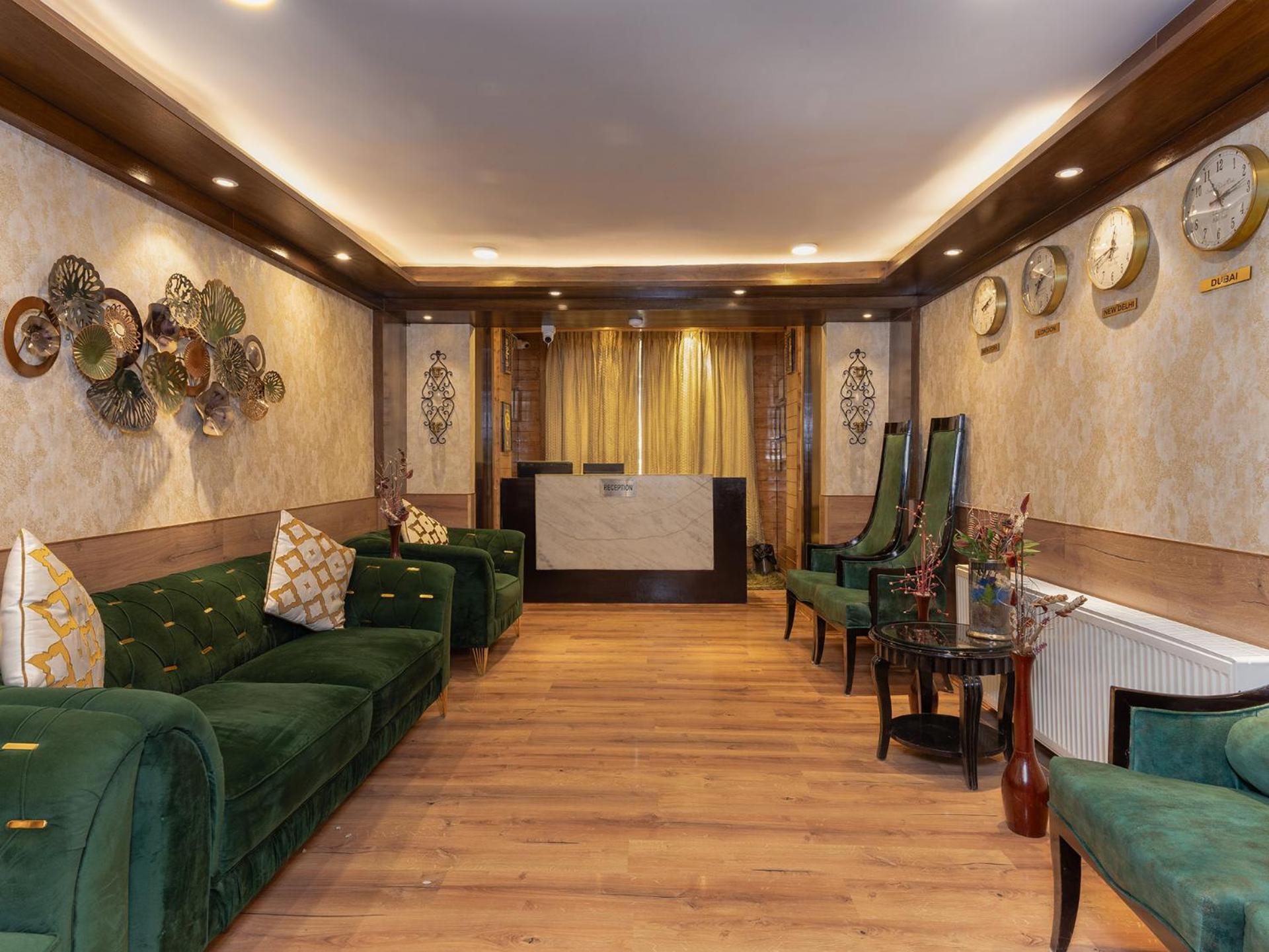 Hotel Pine Spring Gulmarg Exterior photo