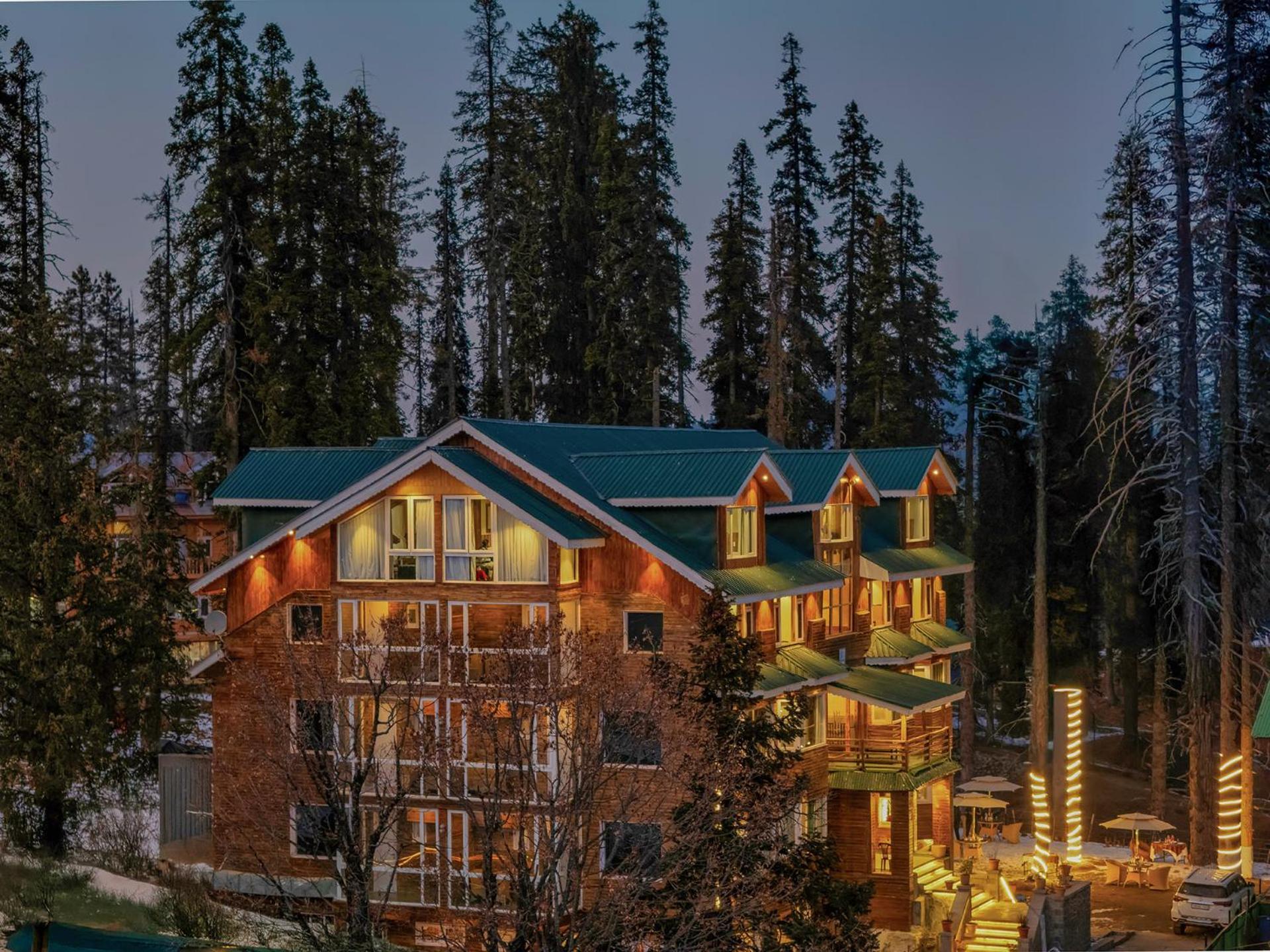 Hotel Pine Spring Gulmarg Exterior photo