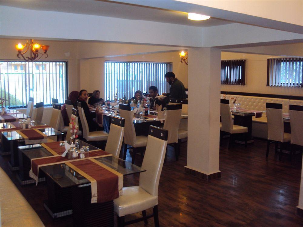 Hotel Pine Spring Gulmarg Exterior photo