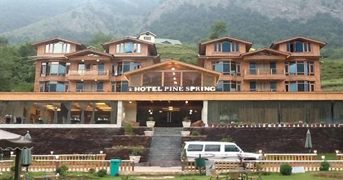Hotel Pine Spring Gulmarg Exterior photo