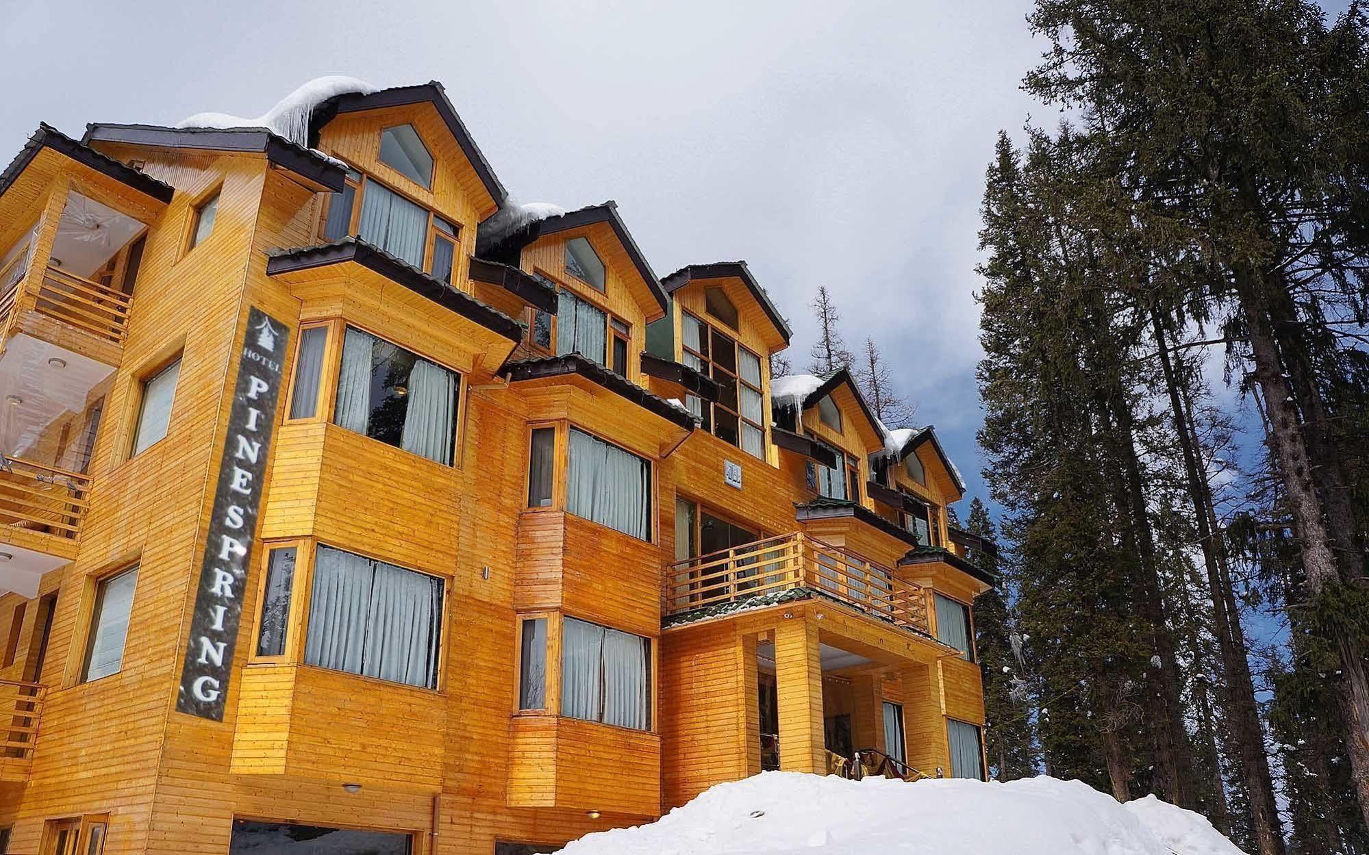Hotel Pine Spring Gulmarg Exterior photo