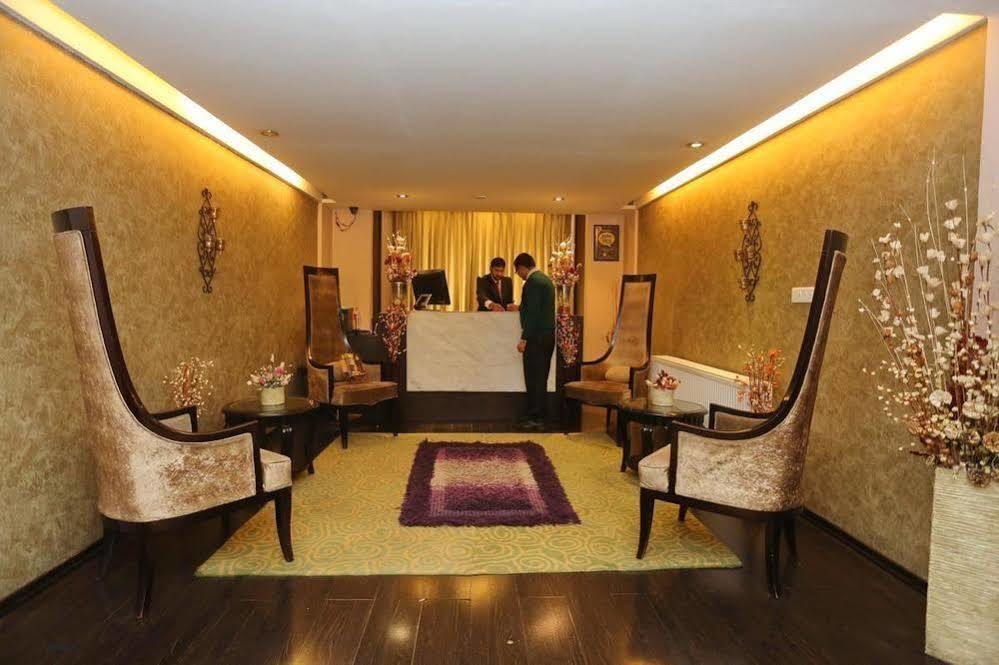 Hotel Pine Spring Gulmarg Exterior photo